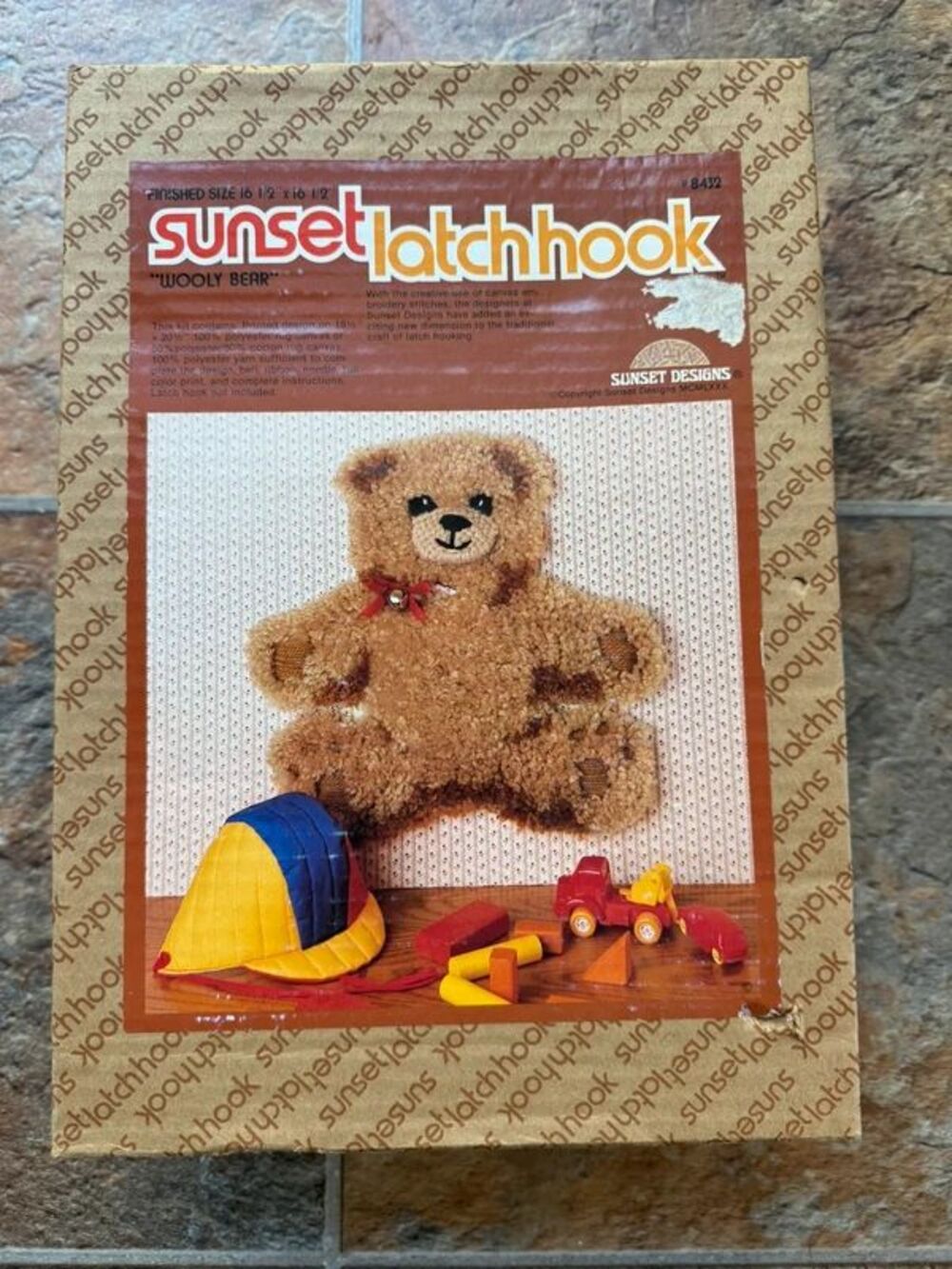 Sunset Latch-hook Bear wall hanging